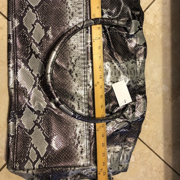 Large Women’s Travel Bag NWT - Picture 5 of 7